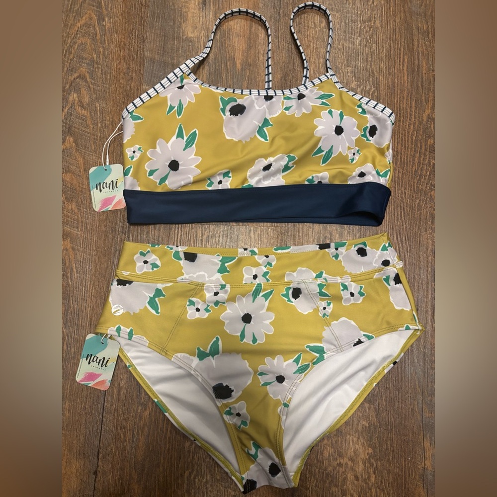 Roolee (Nani) Highwaisted Bikini 
Size L 
Lime/yellow with white and navy
